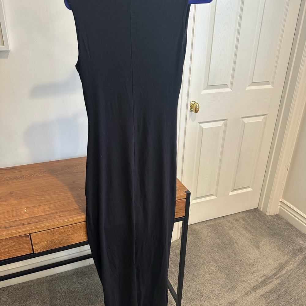 Elegant Black Sleeveless Dress